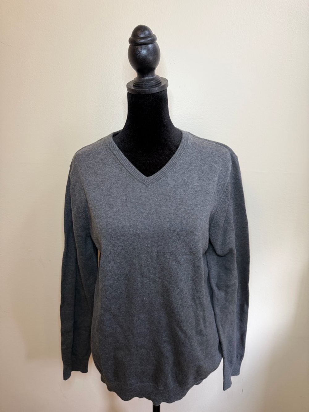 Grey Sweater S M V Neck Cozy Soft Minimal Classic Everyday Chic Style Top New